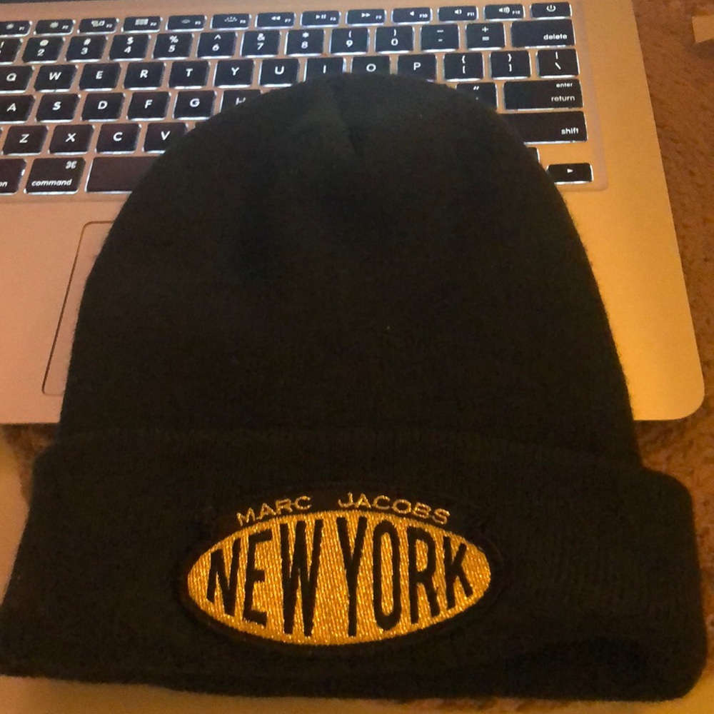 Marc By MAC Jacobs New York City beanie with gold